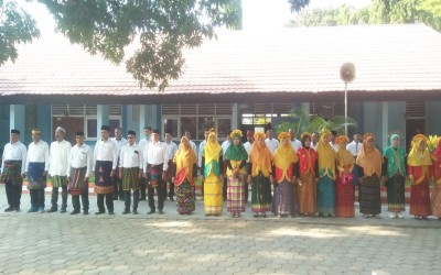 Civitas Akademik SMA Negeri 1 Siak Melaksanakan Upacara Peringatan Hari Sumpah Pemuda