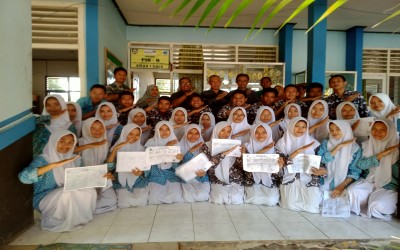 DUKCAPIL Kabupaten Jakarta Pusat MEMFASILITASI LAYANAN PEREKAMAN E-KTP DI SMA Negeri 1 Siak